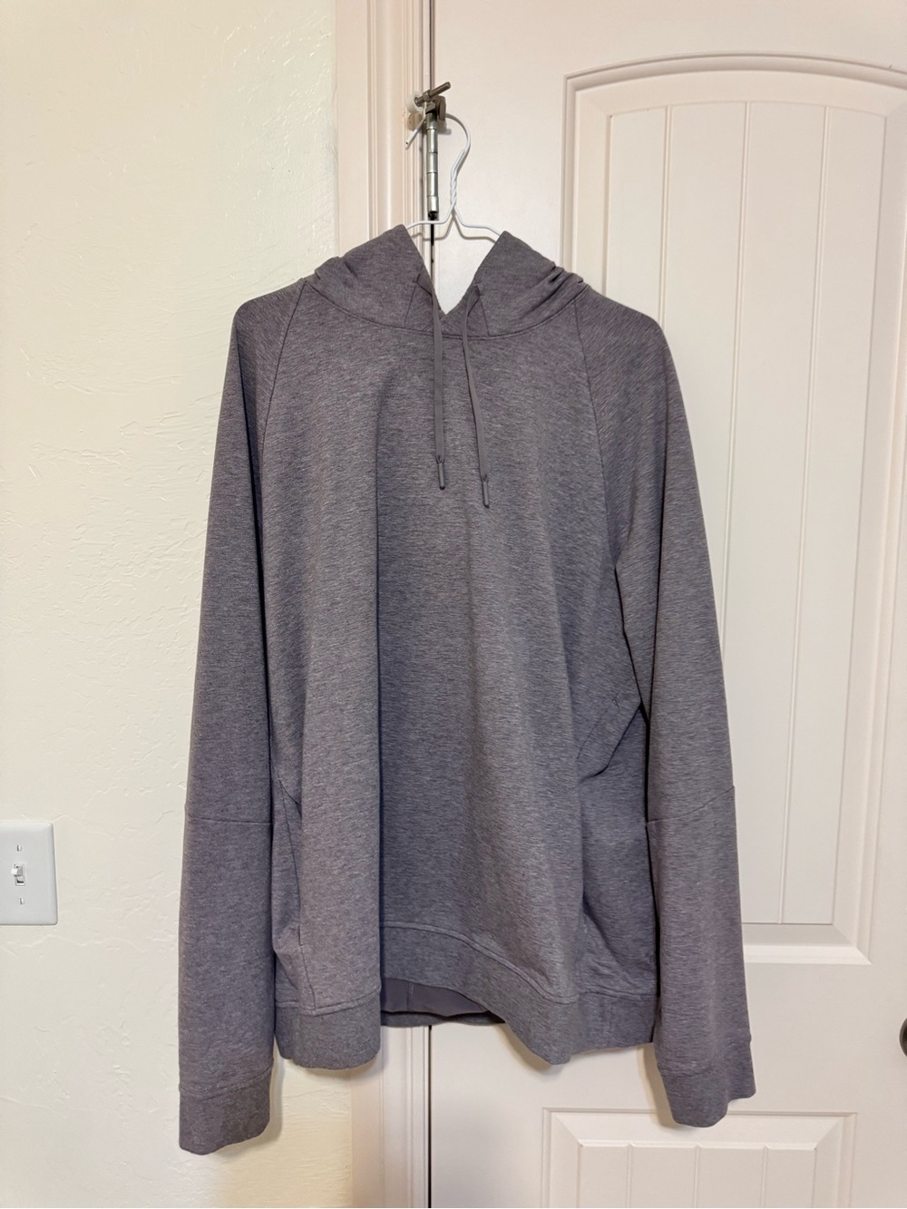 lululemon athletica Men's Gray Pullover Hoodie